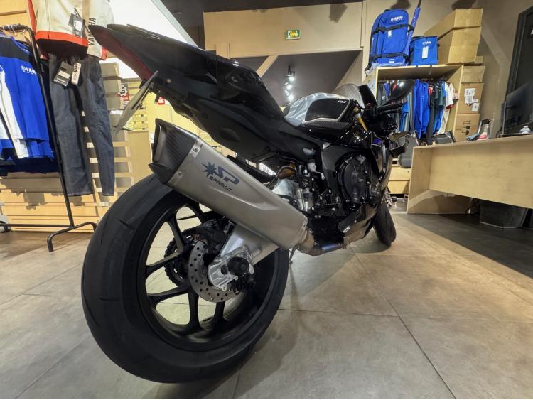 YAMAHA YZF 1000 R1 M
