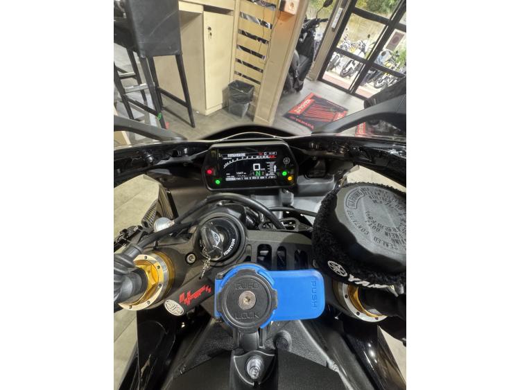 YAMAHA YZF 1000 R1 M