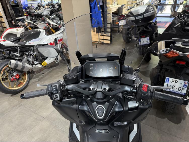 YAMAHA XP T-MAX 560 TECH MAX