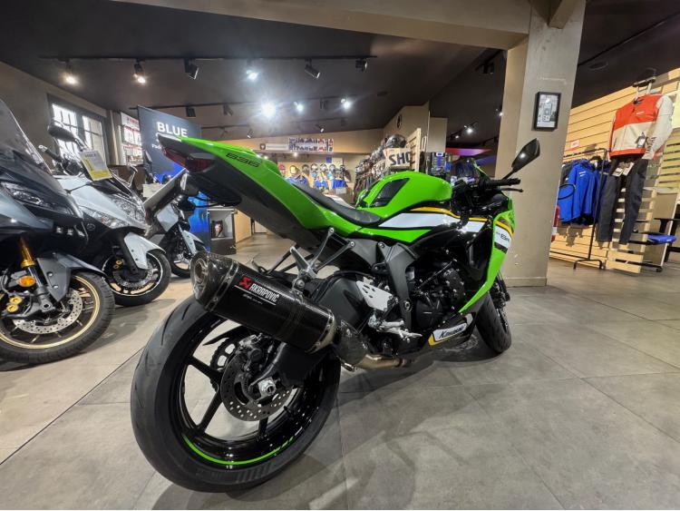 KAWASAKI ZX-6R 636
