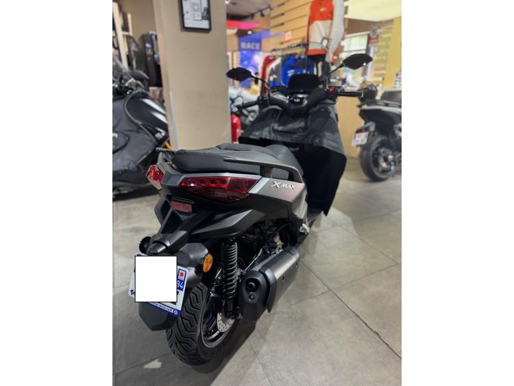 YAMAHA XMAX 300