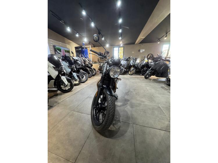 TRIUMPH STREET TWIN  900