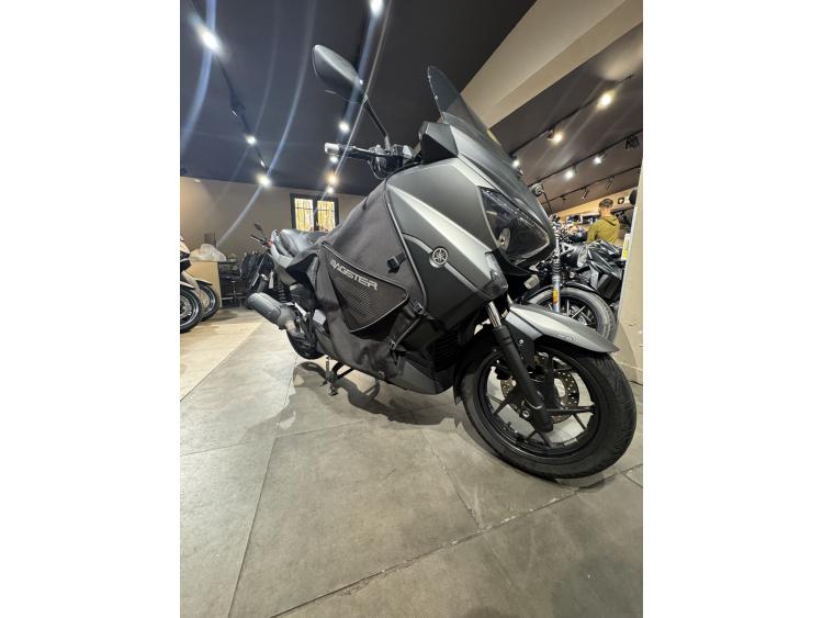 YAMAHA X-MAX 125