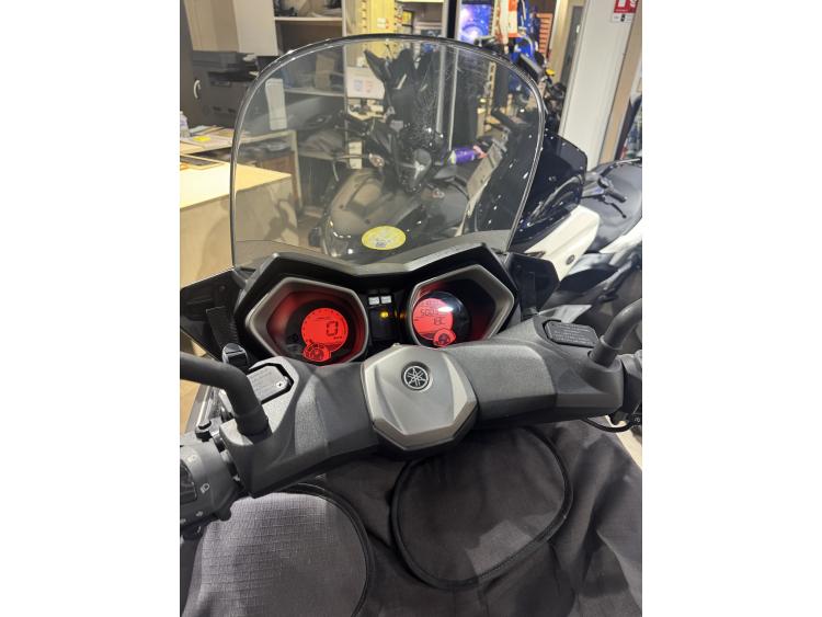 YAMAHA X-MAX 125