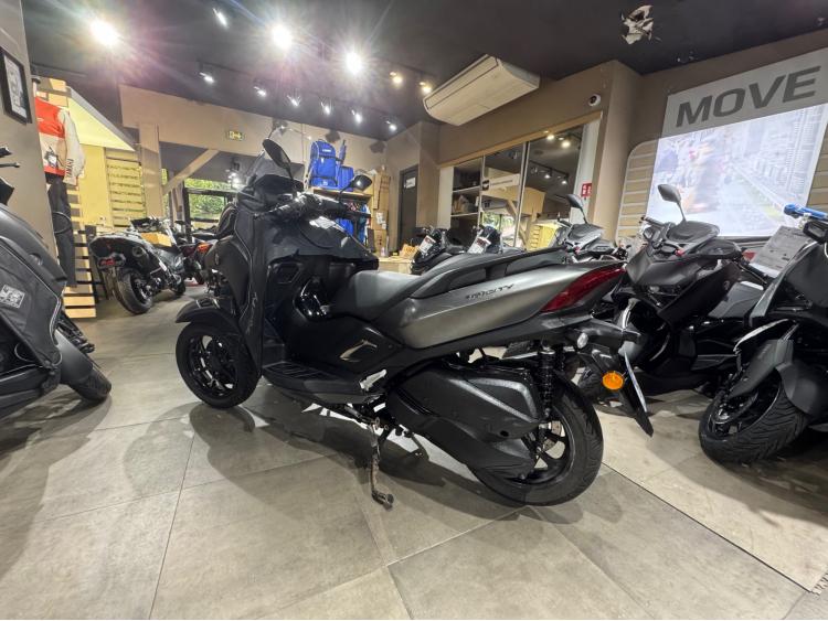 YAMAHA TRICITY 300