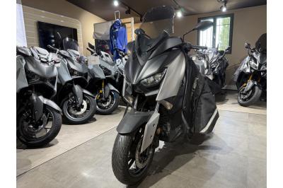 YAMAHA X-MAX 400