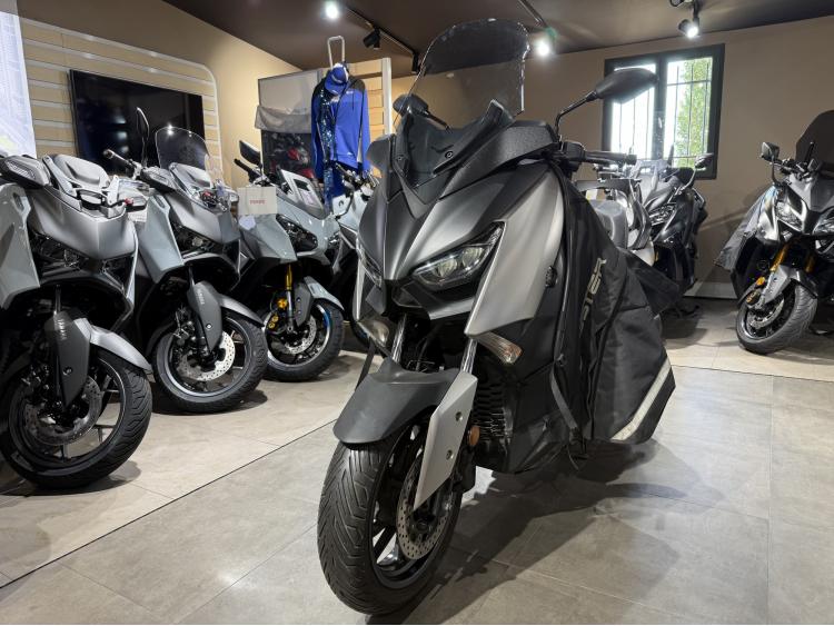 YAMAHA X-MAX 400