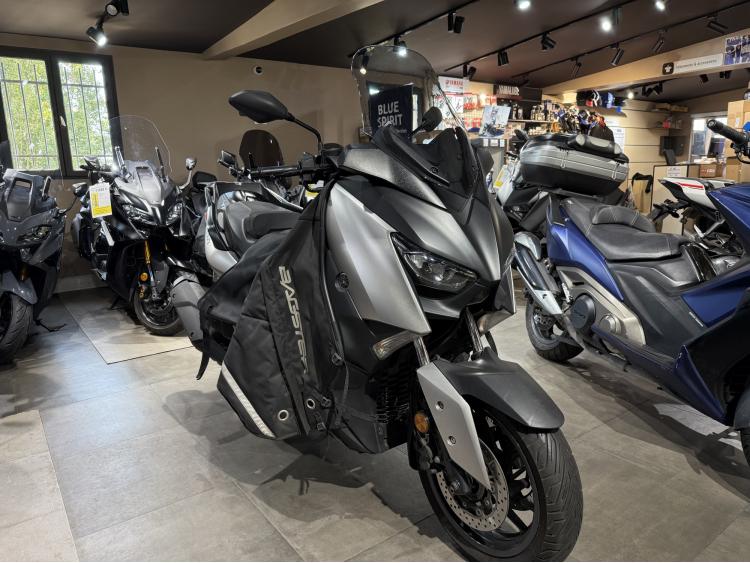 YAMAHA X-MAX 400