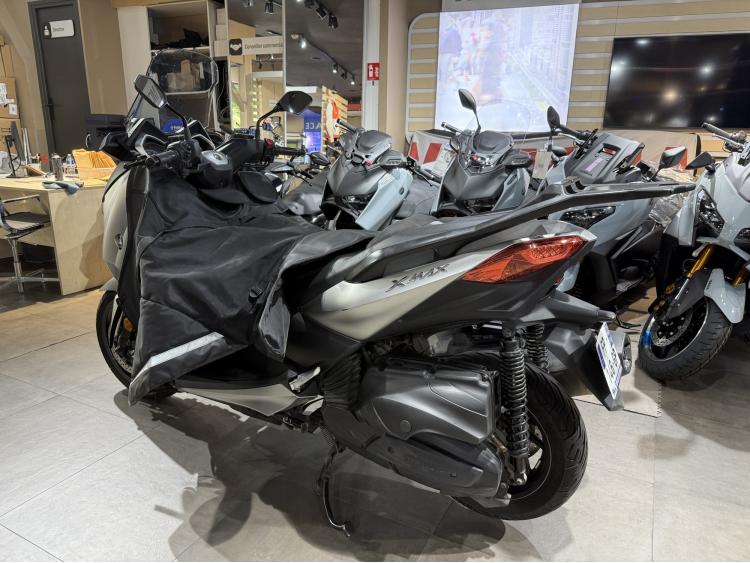 YAMAHA X-MAX 400