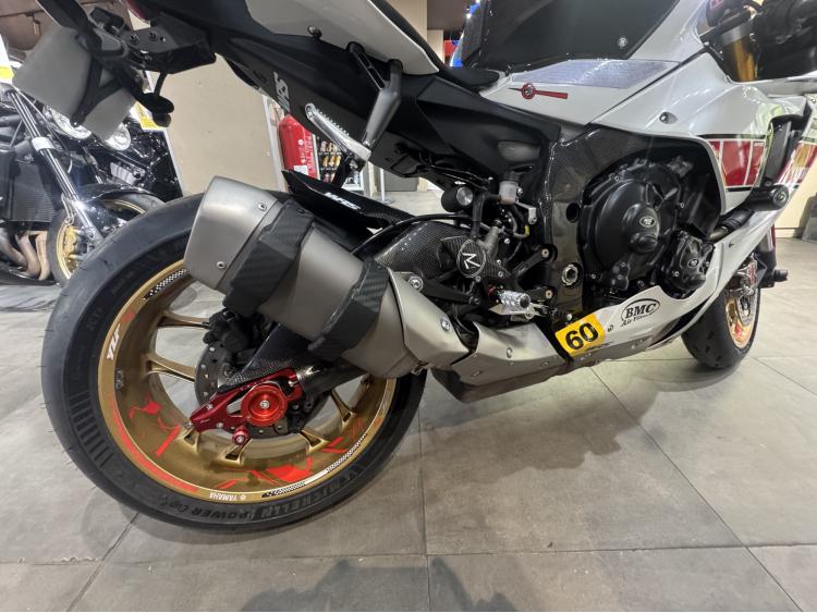 YAMAHA YZF-R1 WORLD GP 60TH ANNIVERSARY