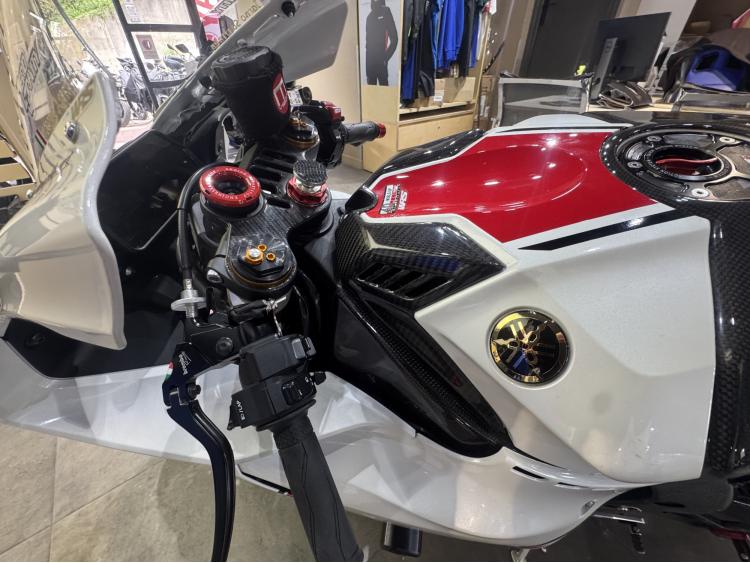 YAMAHA YZF-R1 WORLD GP 60TH ANNIVERSARY